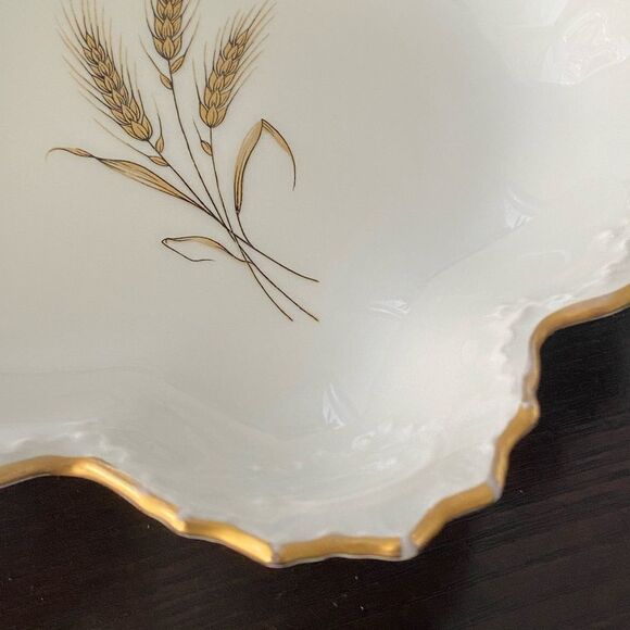 Limoge Bowl scalloped edge. White with gold trim. Wheat in center. - Picture 4 of 6